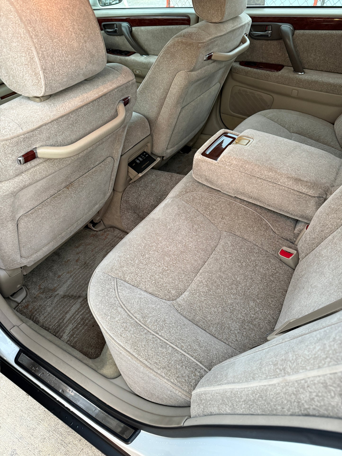 2000 Toyota Crown Royal Saloon