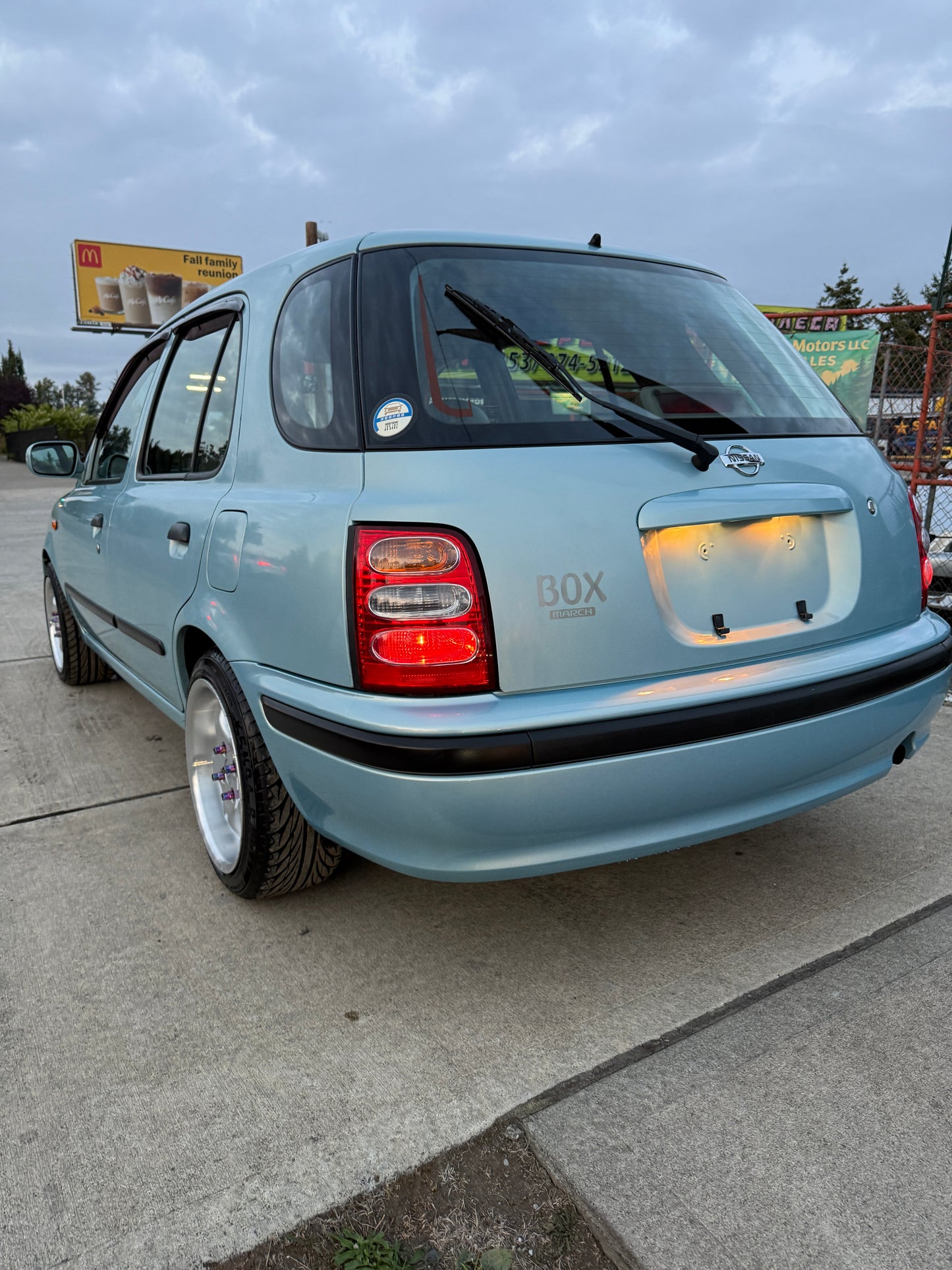 2000 Nissan March BOX