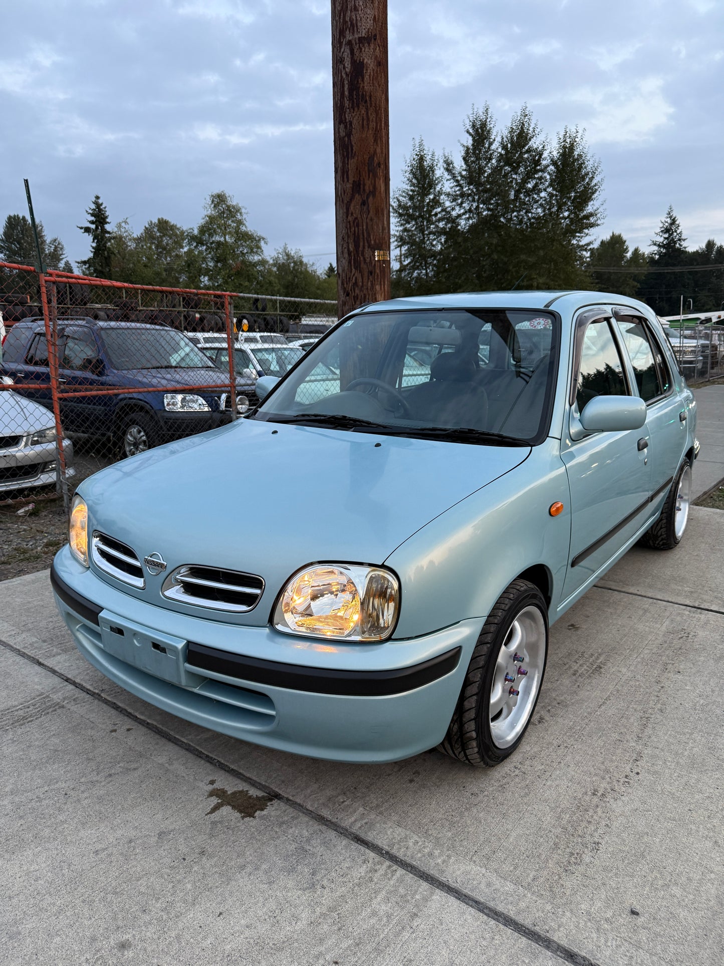 2000 Nissan March BOX