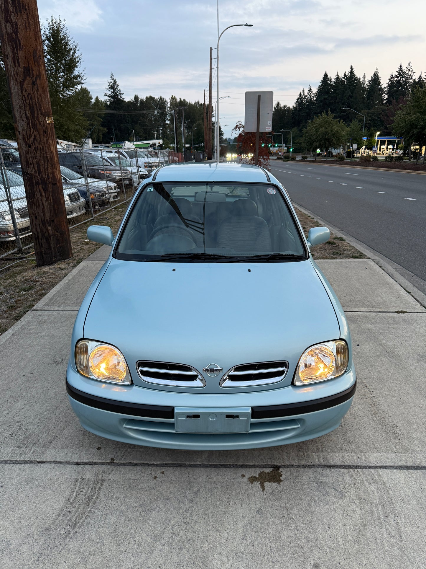 2000 Nissan March BOX