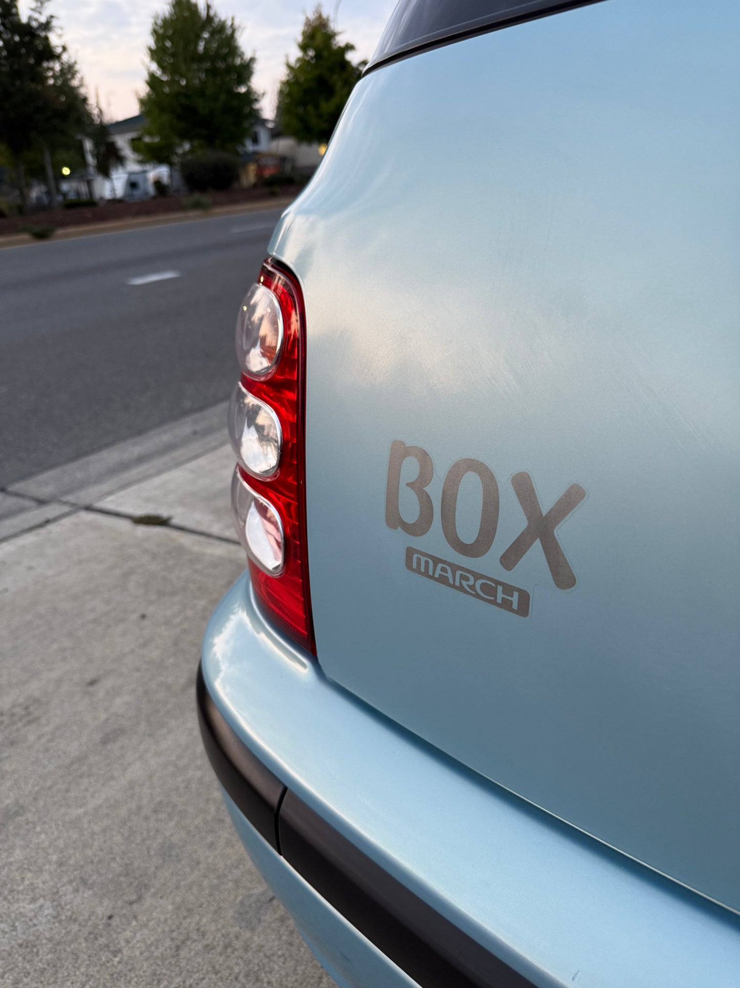 2000 Nissan March BOX