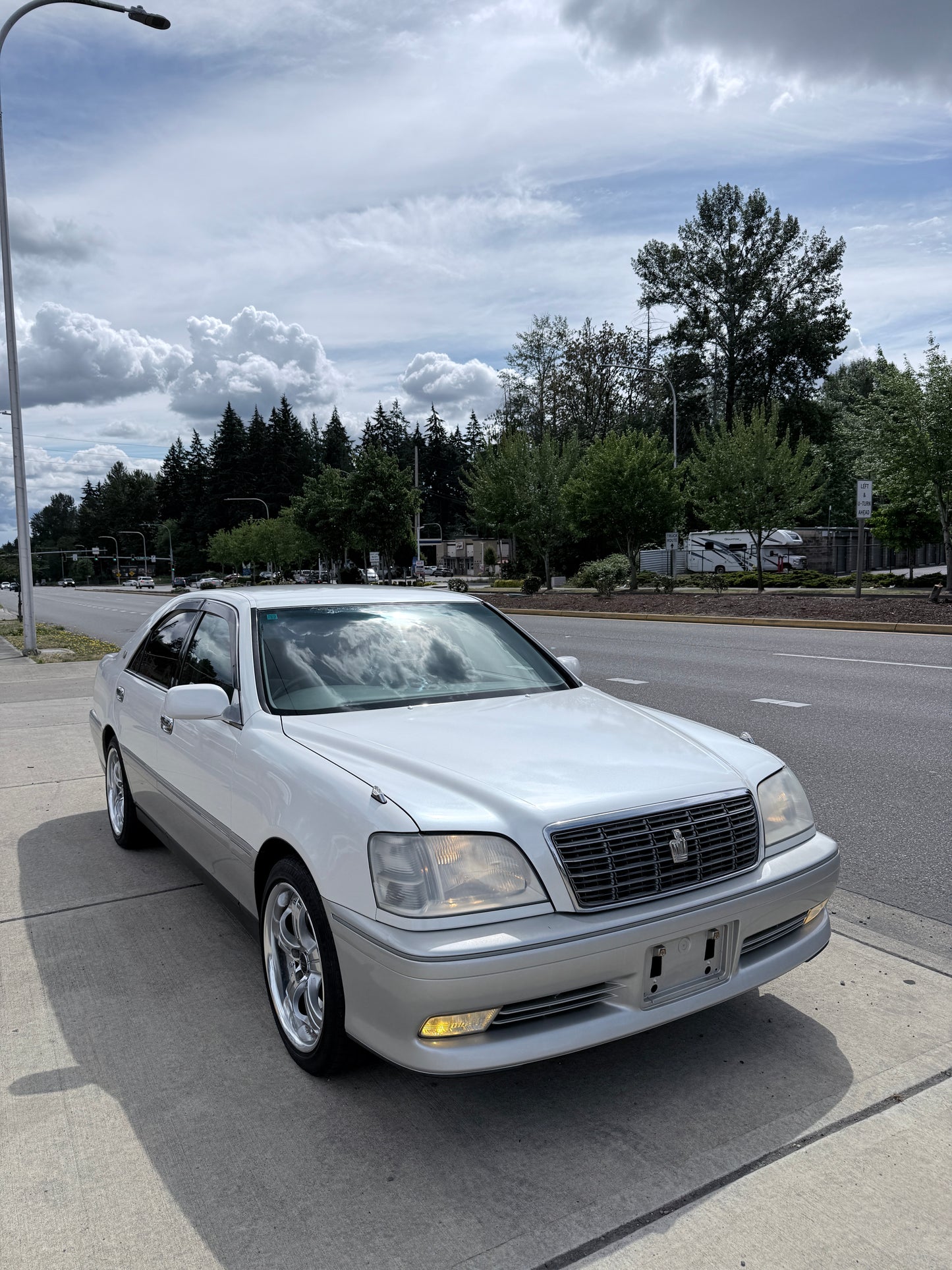2000 Toyota Crown Royal Saloon