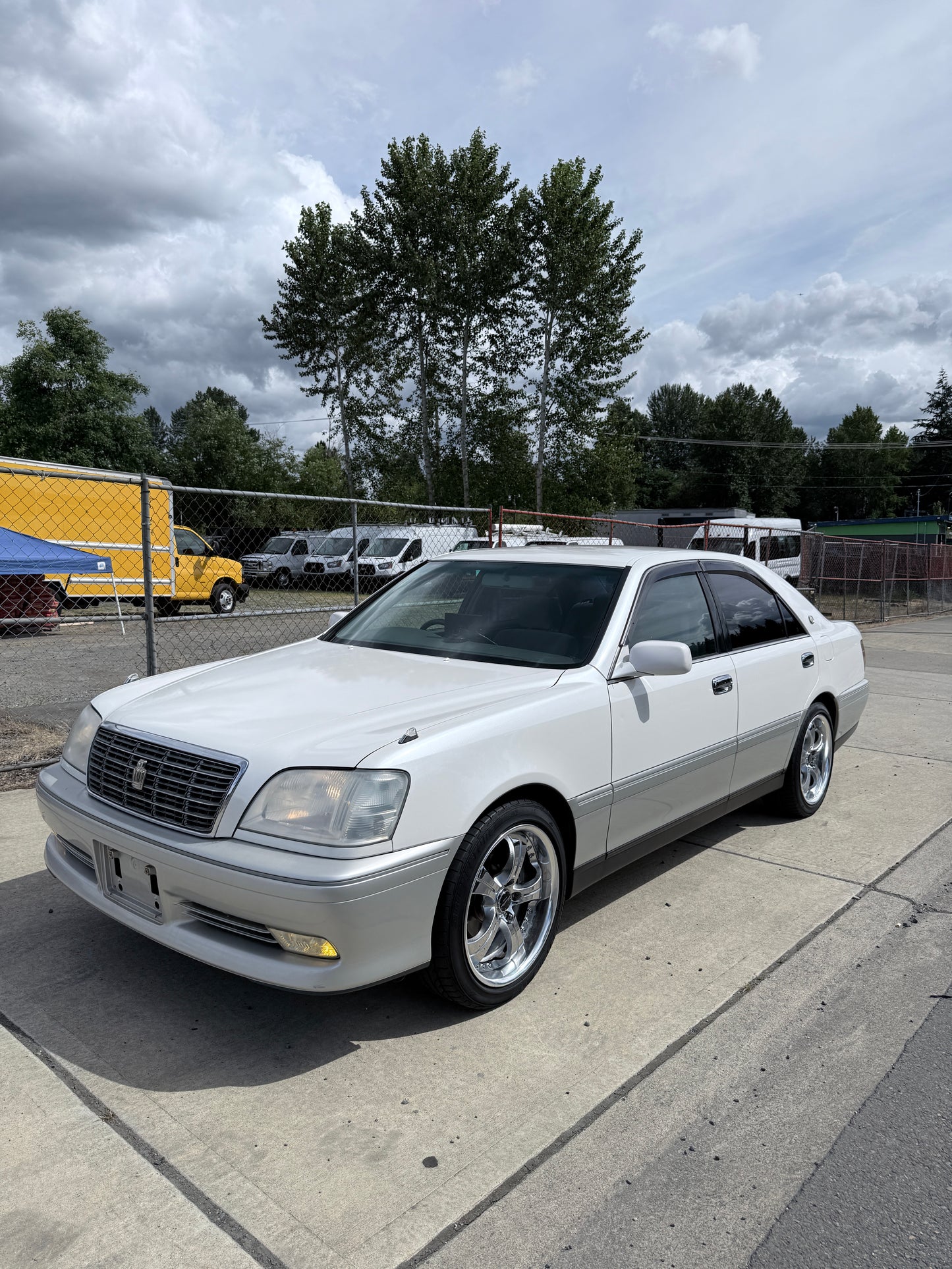 2000 Toyota Crown Royal Saloon