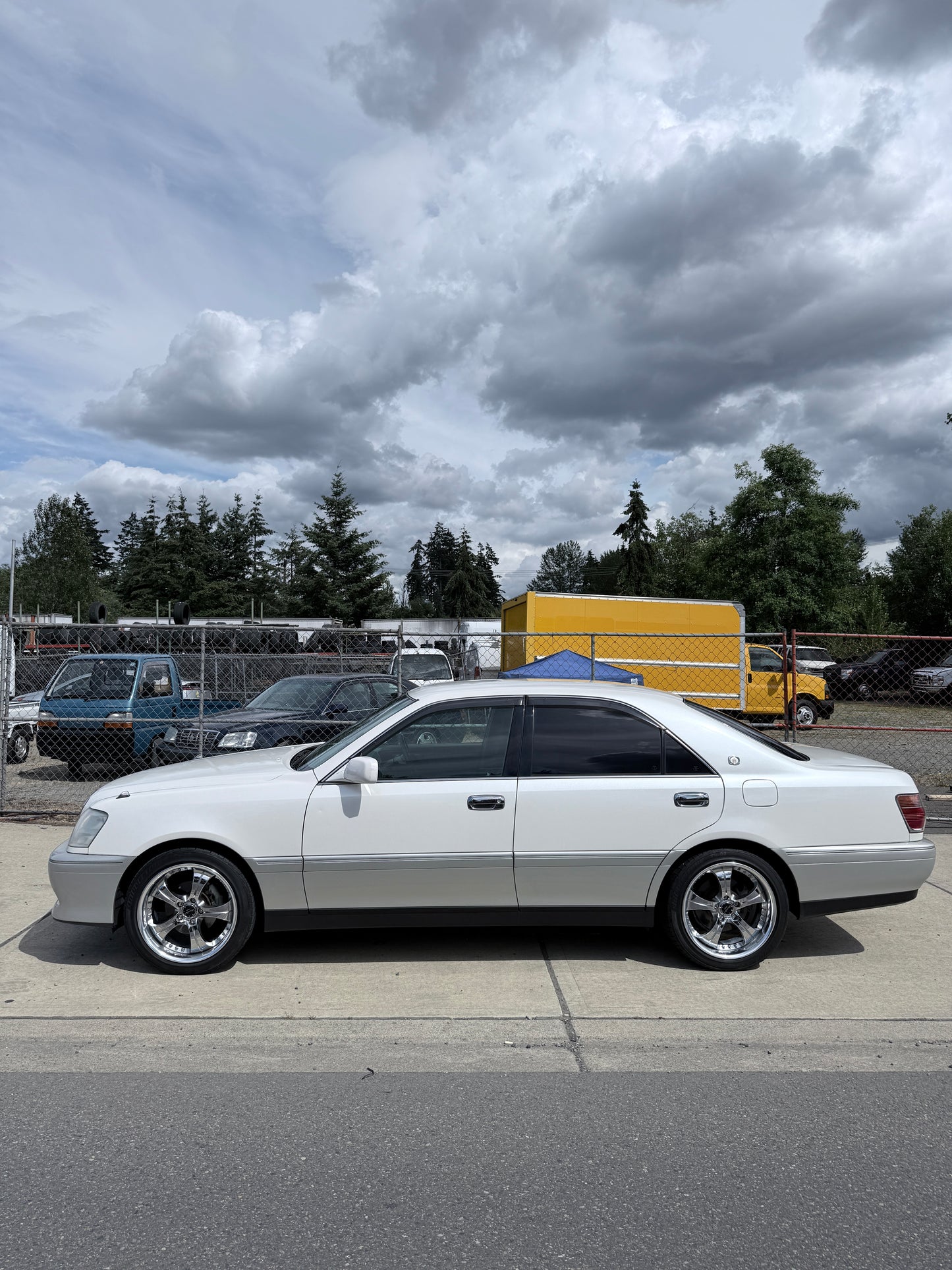 2000 Toyota Crown Royal Saloon