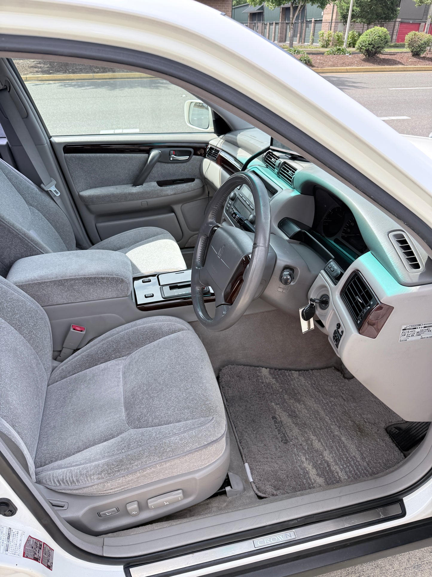 2000 Toyota Crown Royal Saloon