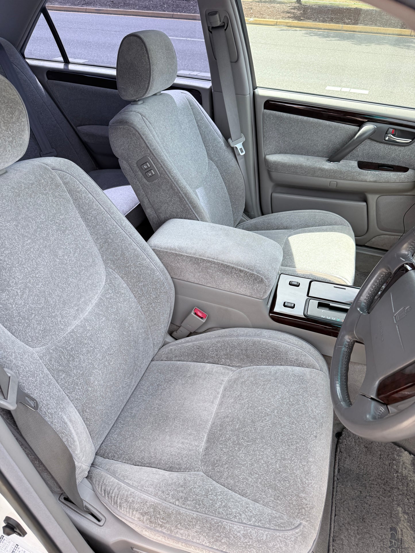 2000 Toyota Crown Royal Saloon