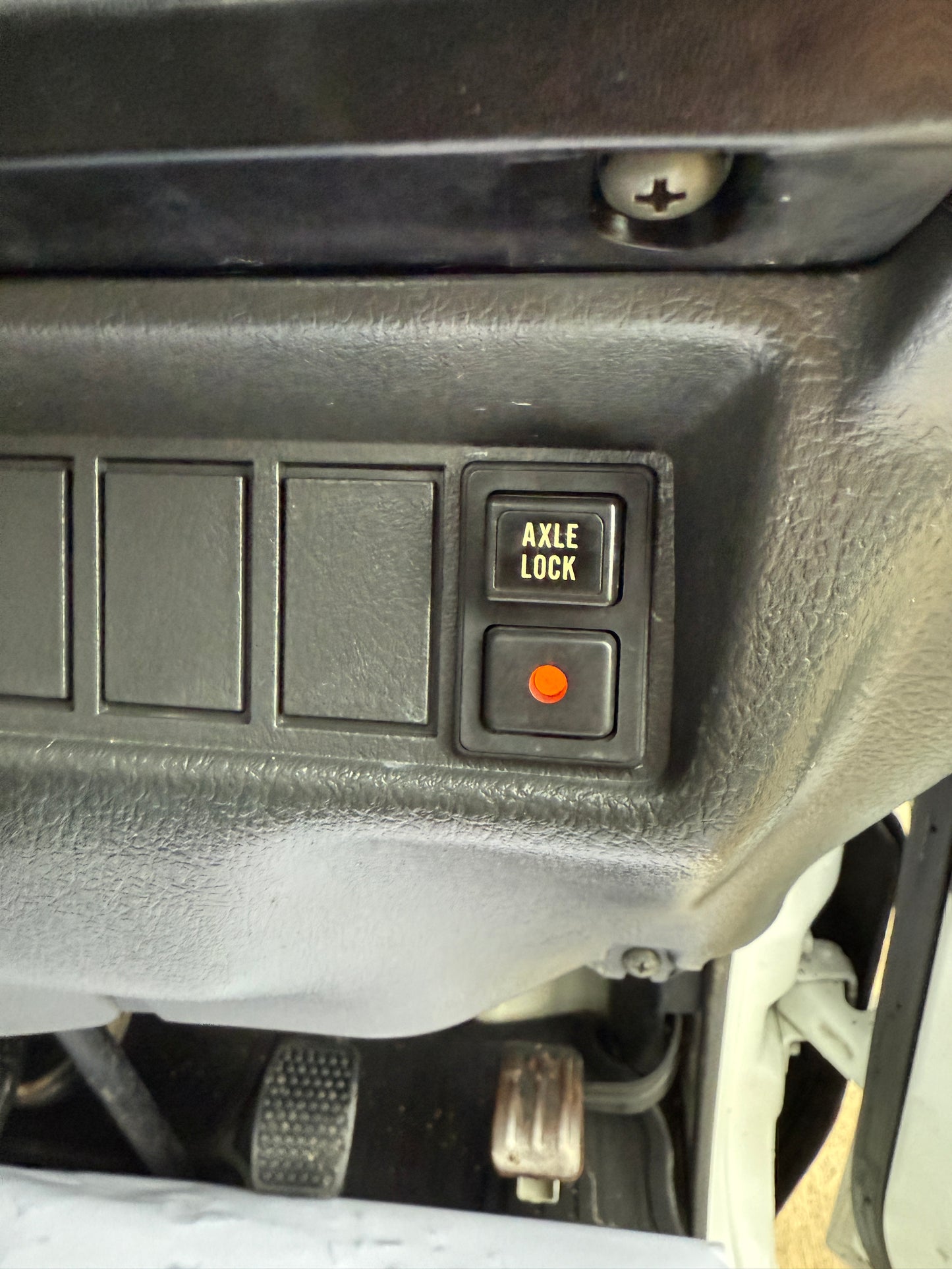 1994 Suzuki Carry 4WD Kei Truck – Hi/Low Transfer Case / Axle Lock