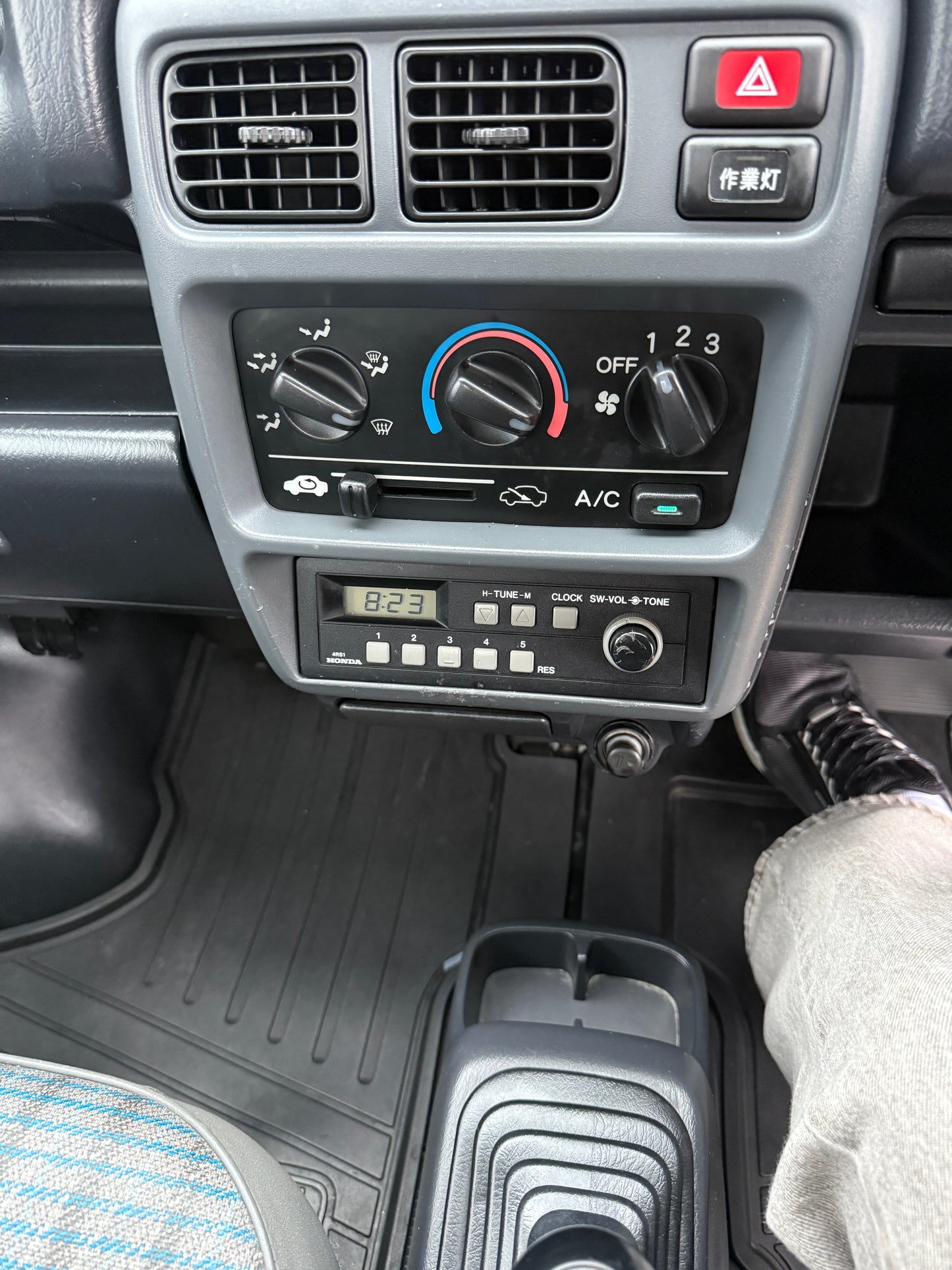 2000 Honda Acty SDX – 4WD / Fuel Injection / Airbag